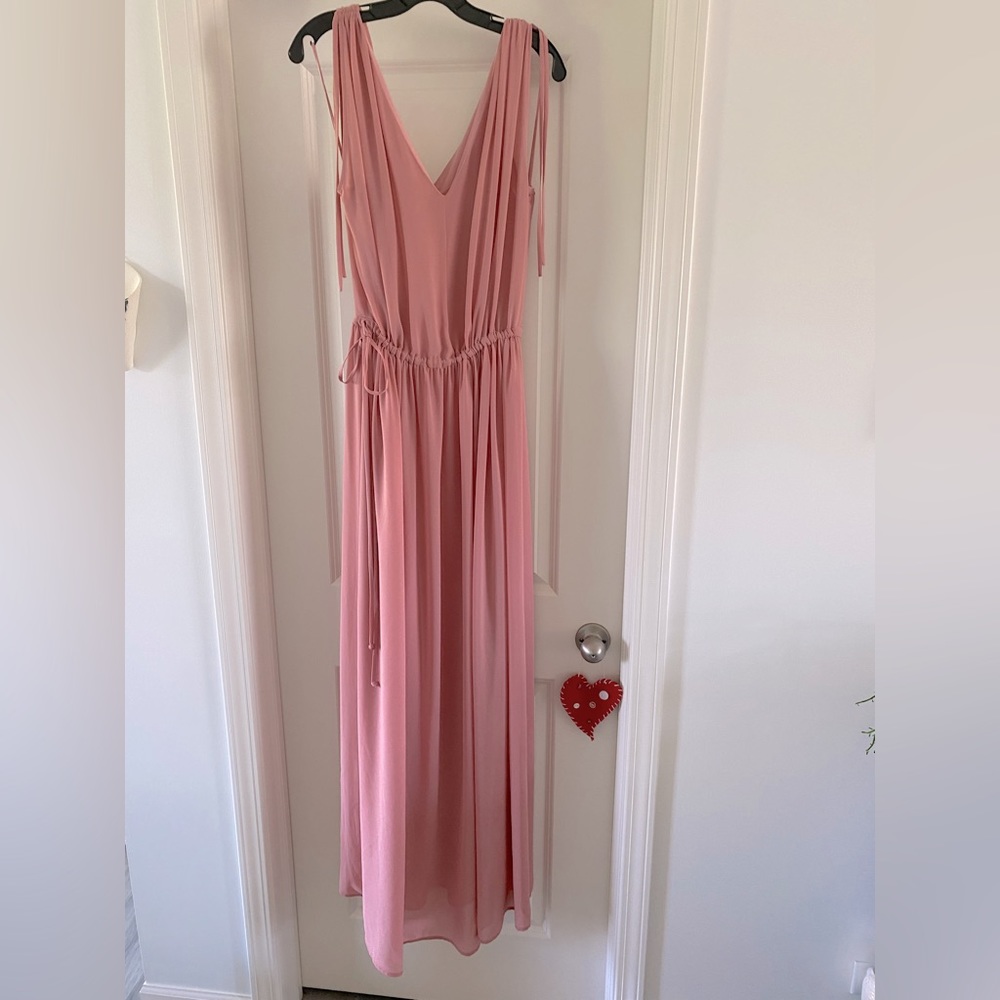 Absolutely beautiful formal dress!